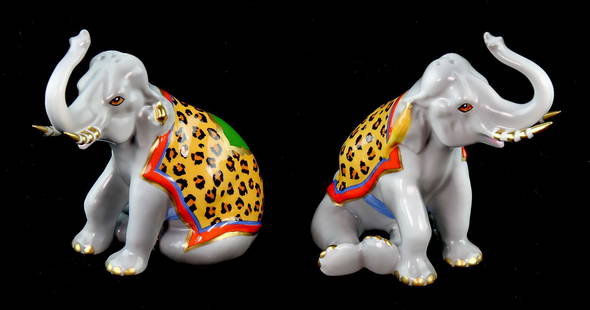 Holohaza Hungary Pair of Elephant Salt and Pepper: 4" H No visible damage or concerns Please review all photos closely. Contact us for more detailed information if necessary. Market Auctions Inc. is not responsible for any errors or omissions