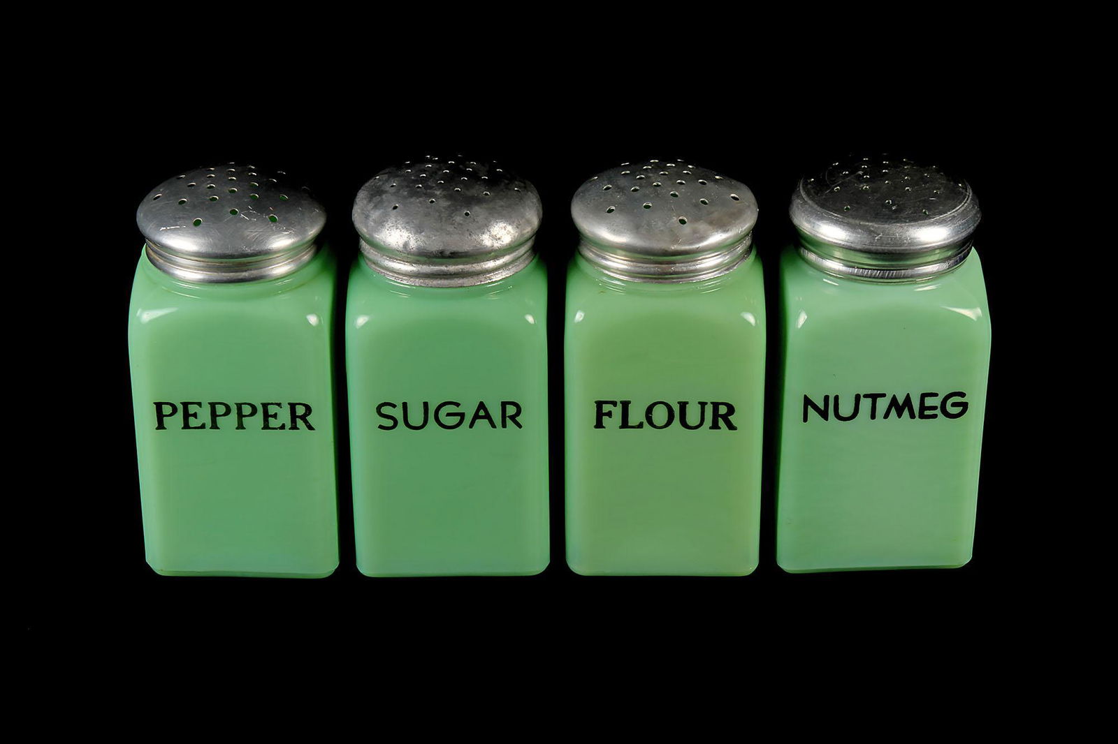 Vintage Jeanette Jadeite 4 Pc Shaker Set (1 of 2)