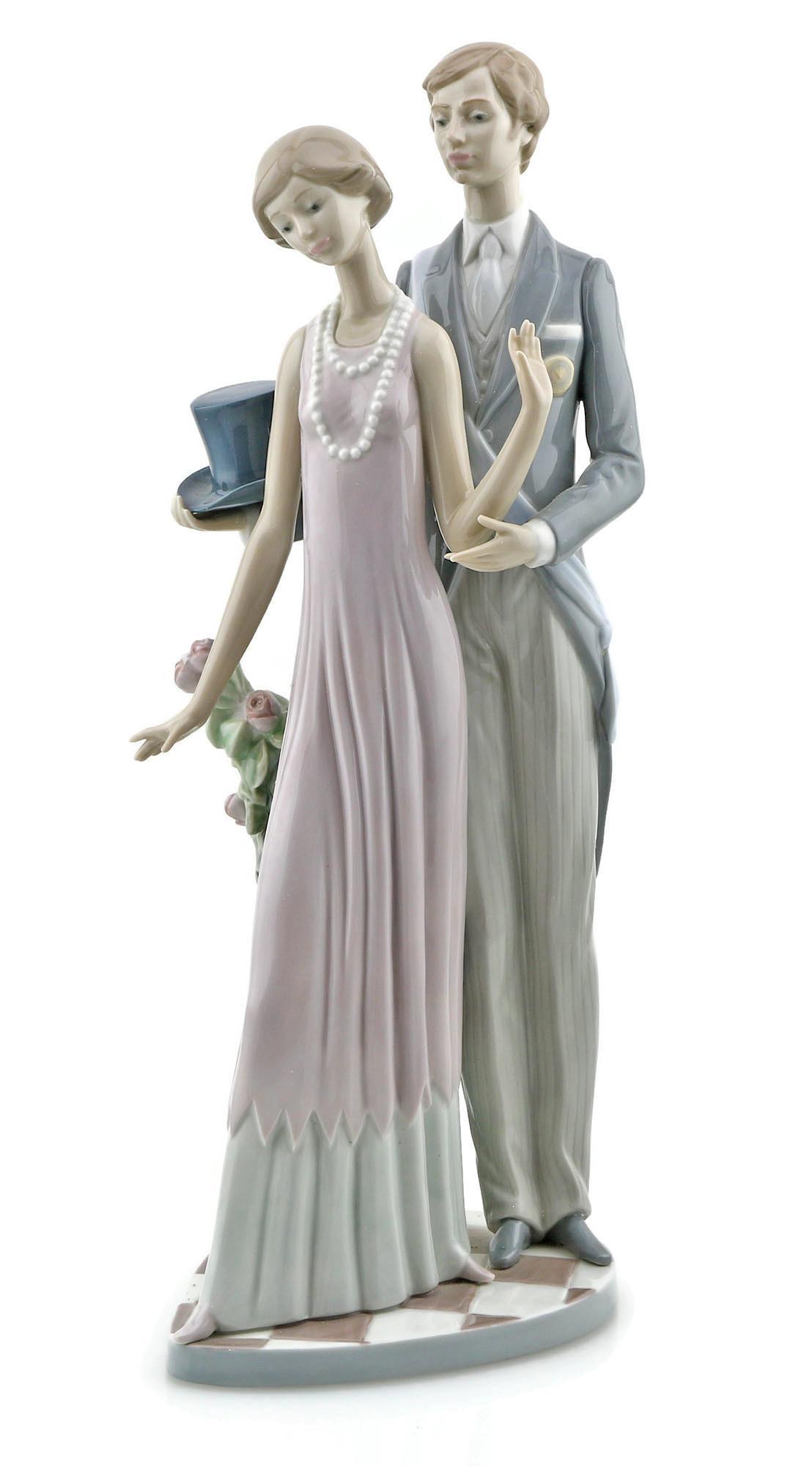 Lladro High Society Porcelain Figurine 1430 w/ Box (1 of 4)