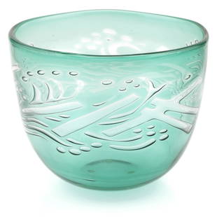 Eva Englund for Orrefors Ariel Teal Bowl: Eva Englund for Orrefors Ariel bowl in teal. In great condition just showing some shelf wear on the base. Signed and dated '84. Measures approx 5" x 6.5" Have a similar item to sell? Conta