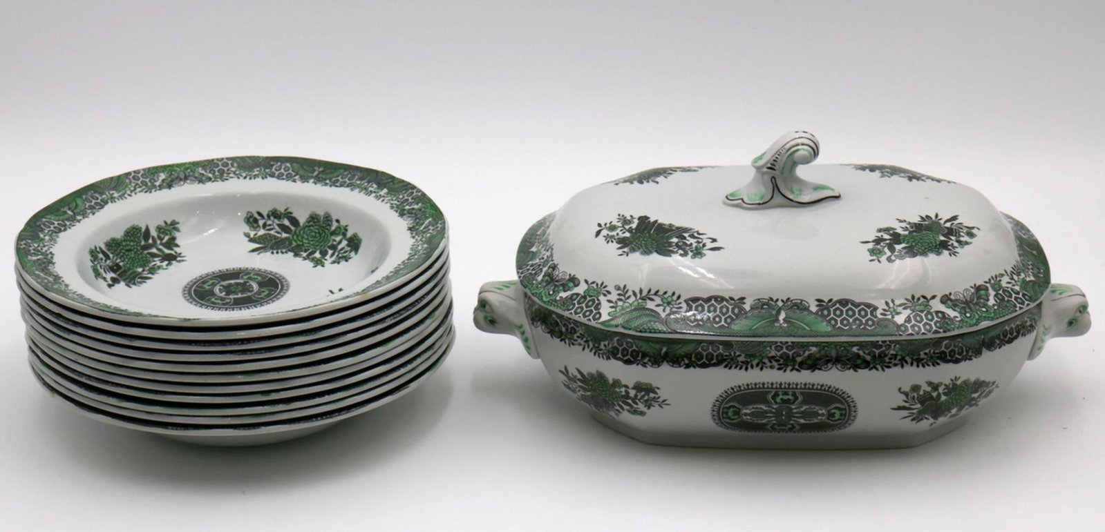 12 Pc. Spode "Fitzhugh" England New Stone Tureen & Bowls: 12 Pc. Spode "Fitzhugh" England New Stone Tureen & Bowls. 11 soup bowls - 8 1/8" diameter and 1 tureen - 5 1/2" high x 11 1/2" long. Have a similar item to sell? Contact us at 
