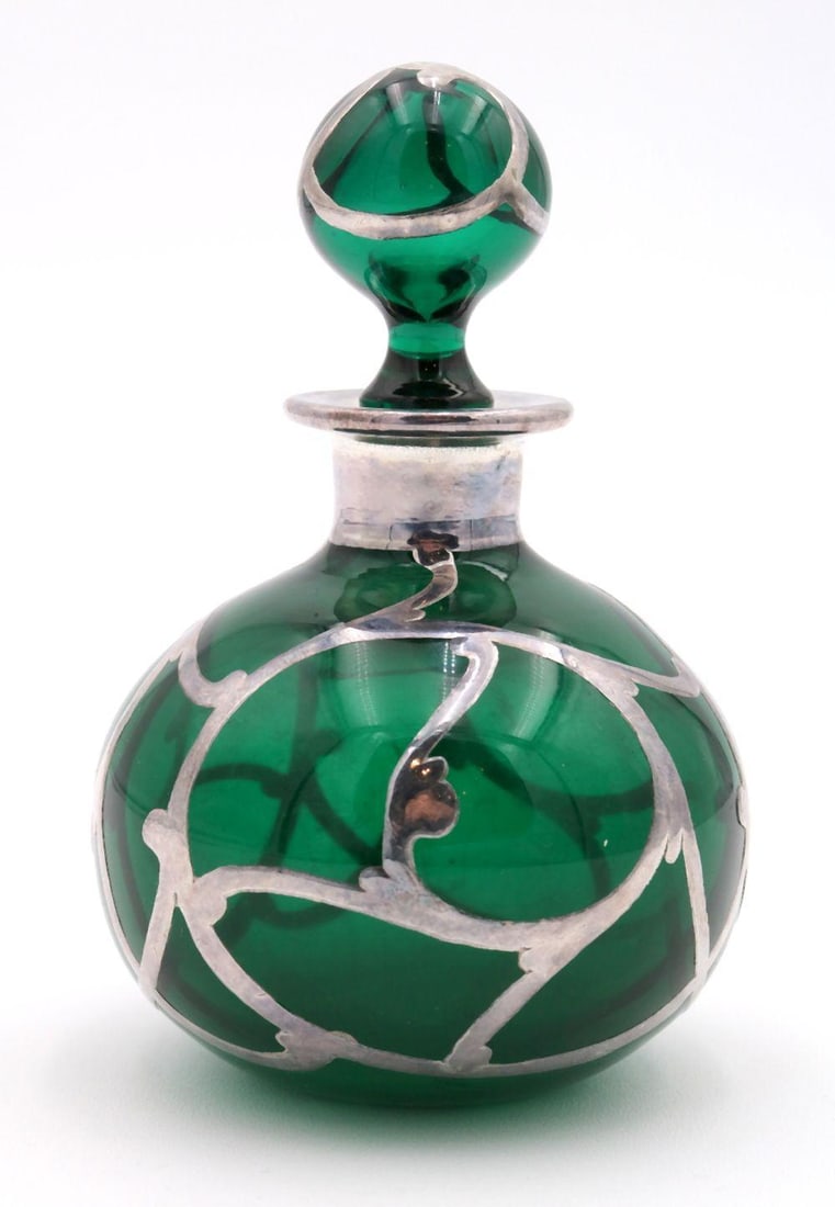 Antique Overlay Sterling & Green Glass Scent Bottle (1 of 3)
