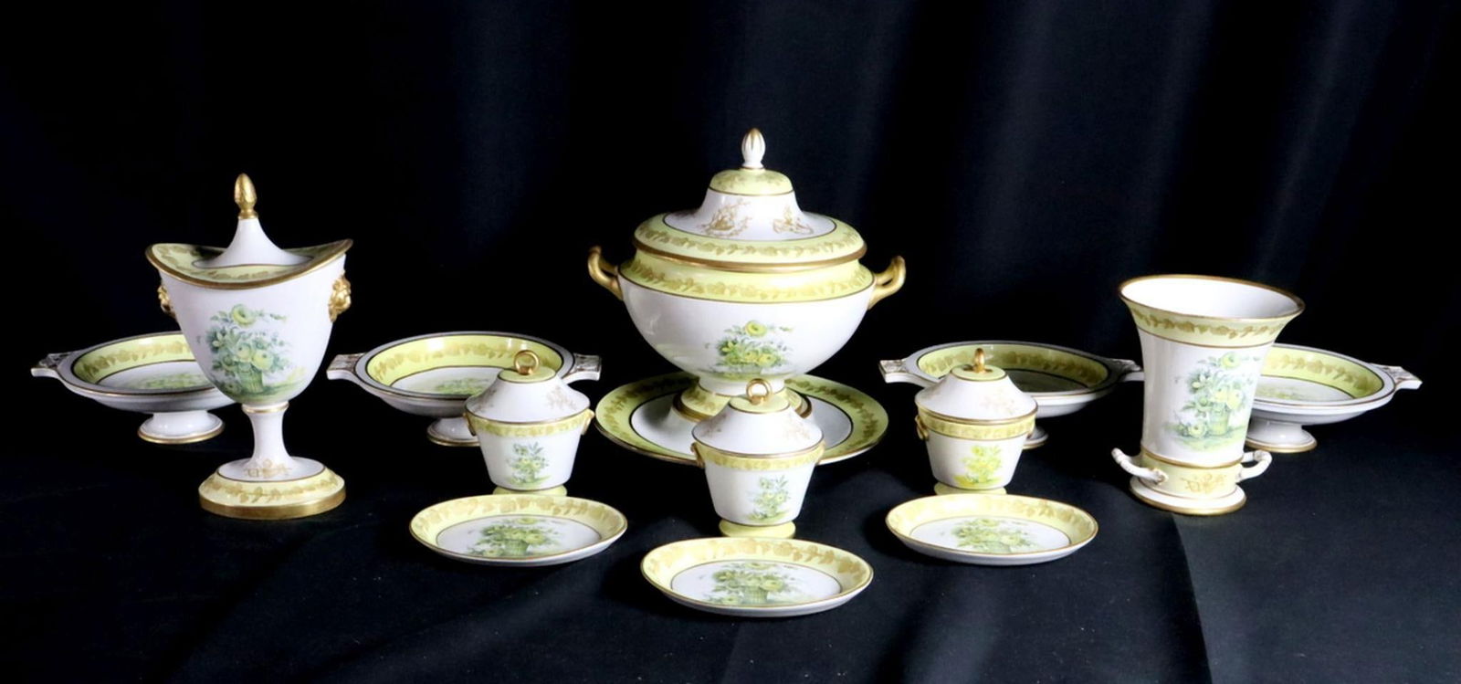 Lot of Mottadeheh Italian Porcelain Group (1 of 6)