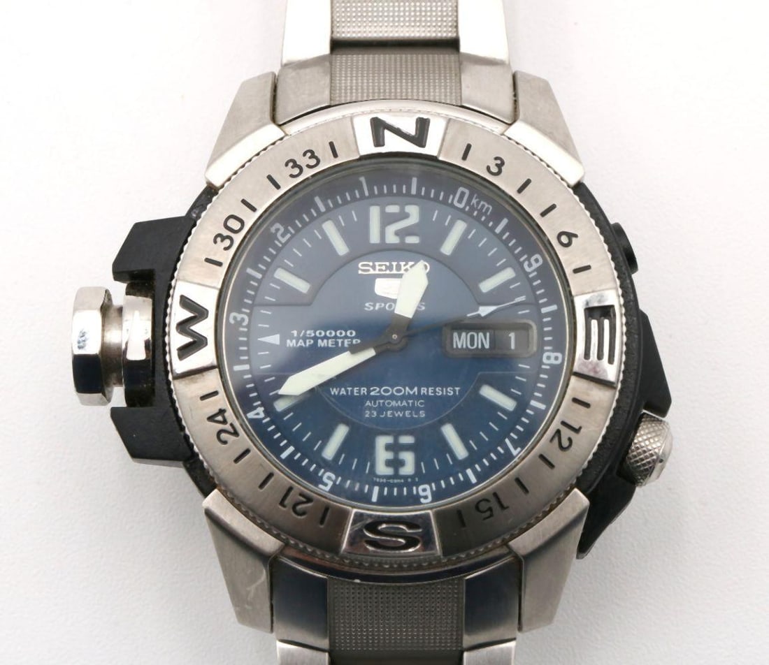Seiko 5 Sports Automatic Stainless Steel Map Meter Wristwatch (1 of 4)