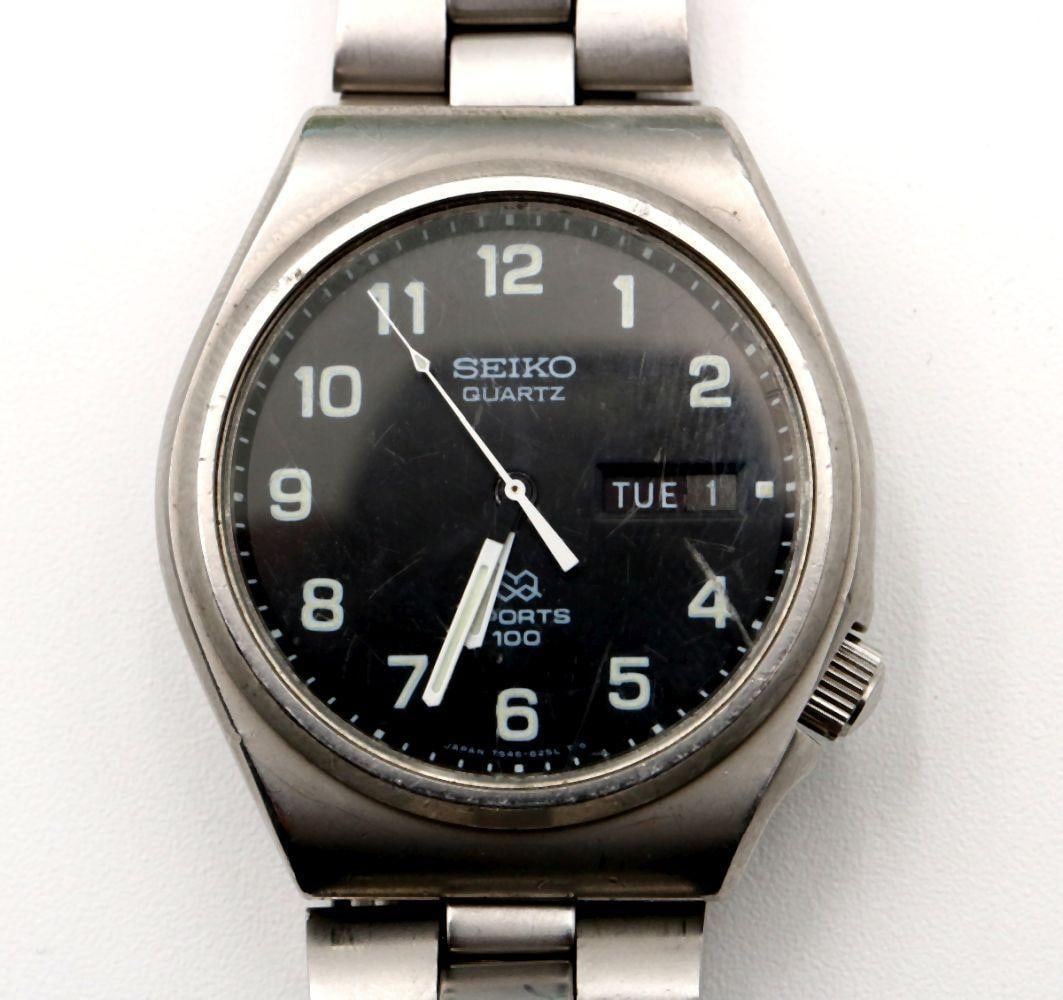 Vintage Seiko 1978 Sports Black Dial Men's Watch: Vintage Seiko 1978 Sports Black Dial Men's Watch. 7546-818F. stainless steel band. Have a similar item to sell? Contact us at info@marketauctionsinc.com **If you do not want us to ship for y
