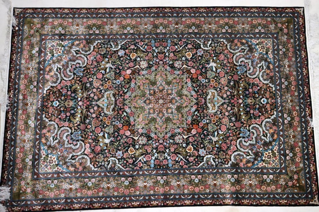 Vintage Persian Silk Hand-Woven Large Tabriz Rug 6' x 9' (1 of 5)