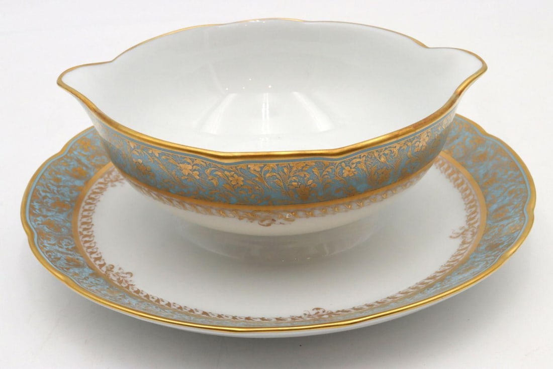 Bernardaud "Eden" Porcelain Gravy Boat: Bernardaud "Eden" Porcelain Gravy Boat, In Elegant Sky Blue and Gilt floral motifs. Measures approx.- 8" in diameter, gravy boat from lip to lip measures approx.- 6 1/4" in width, 5 1/