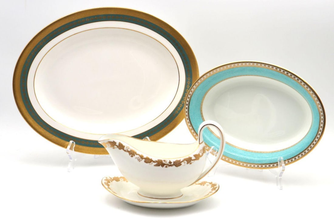 Vintage 3 Pc. Porcelain Serving Platter & Gravy Boat Set (1 of 7)