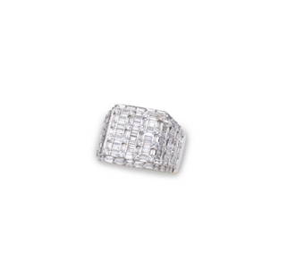 14Kt White Gold and Diamond Men's Ring: 14Kt White Gold and Diamond Men's Ring. Weight approx. - 10.1 dwt (15.7 grams). Hallmarks are 14Kt, tested with metal analyzer and confirmed. Ring is both channel set and prong set with 238 baguette