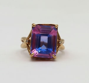 10Kt Pitambari Sapphire Emerald Cut Stone Ring