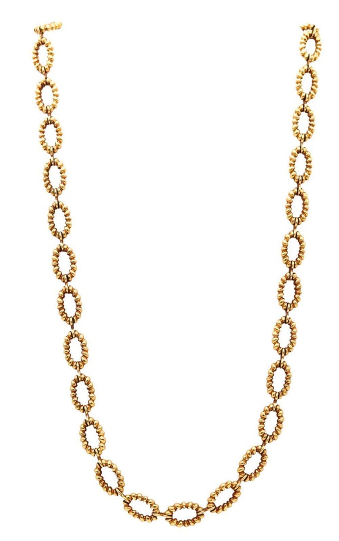 Mellerio Dits Meller 18Kt Textured Chain Necklace: Mellerio Dits Meller (Paris) 18Kt Textured Chain Necklace. This is a beautiful necklace created in Paris France by the renowned jewelry house of Mellerio Dits Meller, back in 1970. The gorgeous neckl