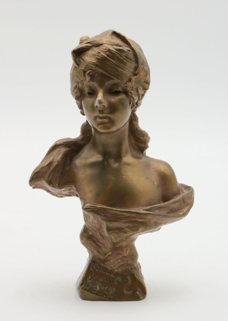 After Emmanuel Villanis "Mille Et Une Nuits" Bronze Bust: After Emmanuel Villanis "Mille Et Une Nuits" Bronze Bust. 6" high x 4" wide. Have a similar item to sell? Contact us at info@marketauctionsinc.com Please review all photos closely.