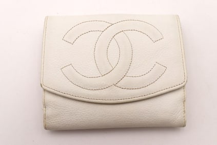Vintage Chanel Caviar Timeless Bifold White Wallet