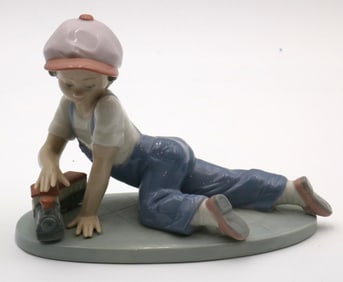 Lladro "All Aboard" #7619 Porcelain Sculpture