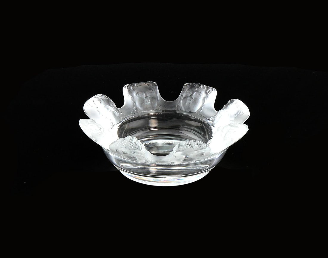 Lalique "Saint Nicholas" Glass Ash Tray (1 of 2)