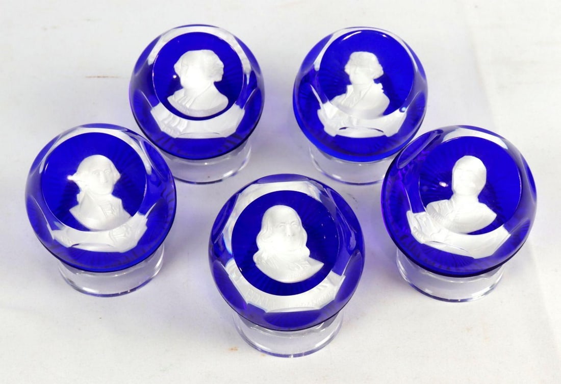 5 Pc. Baccarat Blue Cameo Franklin Mint Paperweight Set (1 of 4)