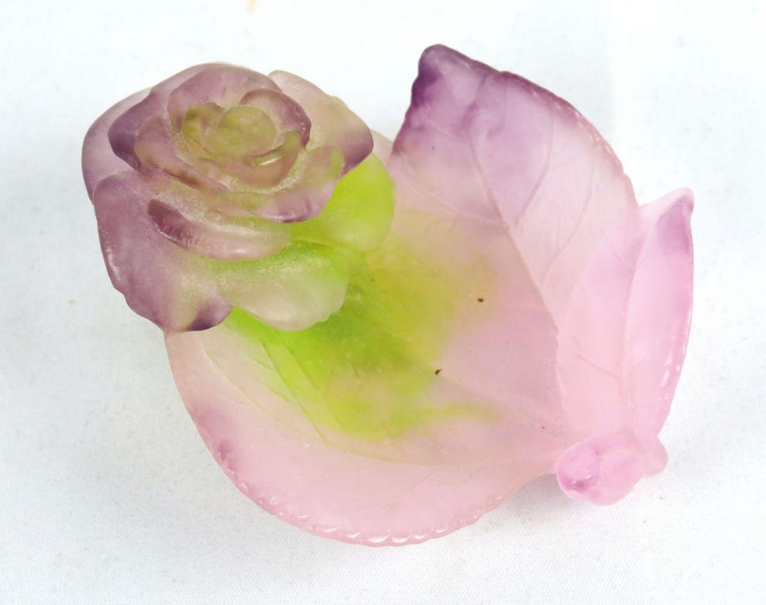 Daum France Crystal Tray: Daum France Crystal Tray. Measures approx. - 3" W x 4" D x 2" H. Condition is overall good. Have a similar item to sell? Contact us at info@marketauctionsinc.com Please review all phot