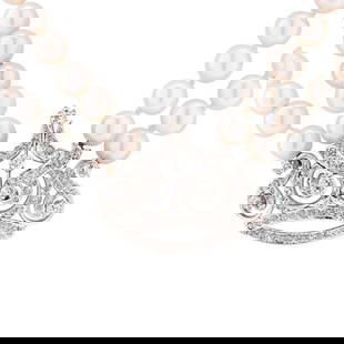 Art Deco Platinum 3.50ct Diamond & Pearl Necklace: Art Deco Platinum 3.50ct Diamond & Pearl Necklace. this captivating necklace is a radiant tribute to the glamour of the Art Deco era. At its heart lies an intricate pendant, exquisitely