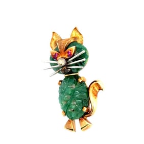 Vintage 18Kt Yellow Gold & Carved Jade Cat Brooch