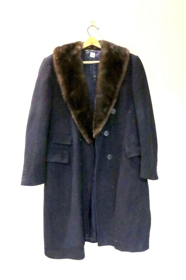 Vintage Belgian Cashmere Fur Collared Peacoat: Vintage Belgian Cashmere Fur Collared Peacoat. Tagged "Made in Belgium, Cashmere, Dry Clean Only". Measures approx. - 44 1/2"" in length and 20" shoulder to shoulder. Arms measure 