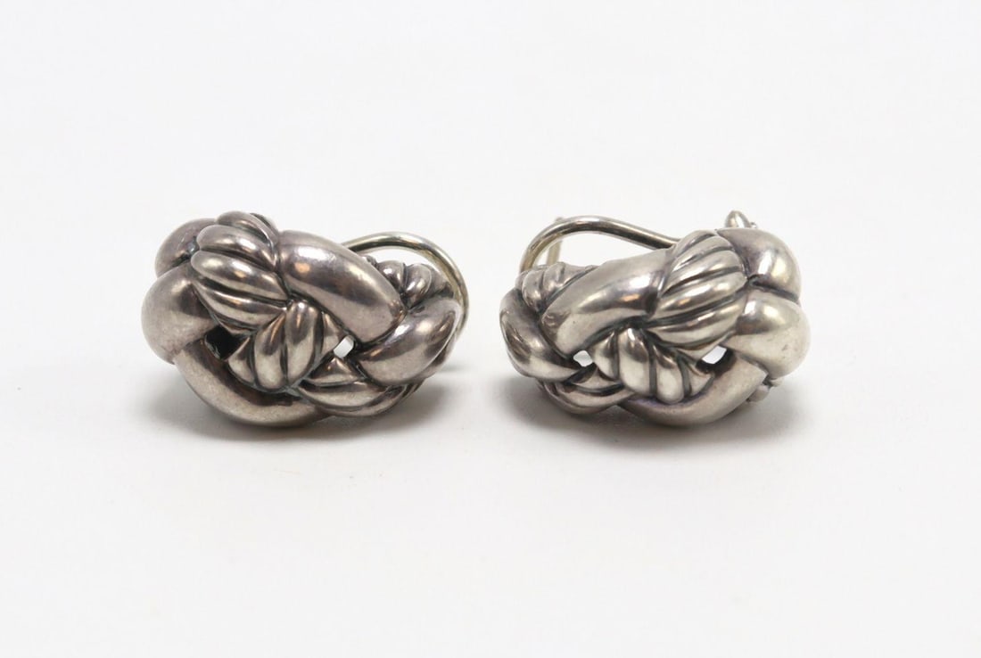 David Yurman Cable Crossover Sterling Silver Earrings: David Yurman Cable Crossover Sterling Silver Earrings. Weight approx. - 0.285 troy oz. Have a similar item to sell? Contact us at info@marketauctionsinc.com **If you do not want us to ship for you