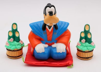 3 Pc. Walt Disney "Goofy Celebrates Japanese New Year" Figurine