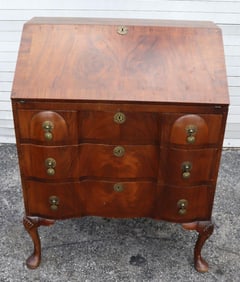 Flint's Fine Furniture Chippendale-Style Walnut Slant-Front Desk