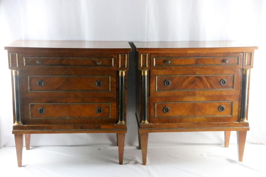 Pair of Early 20th C. Small Italian Commodes: PAIR OF SMALL ITALIAN PAINTED COMMODES, EARLY 20TH CENTURY Measurements (each): Height: 28.5 in. Width: 27.5 in. D