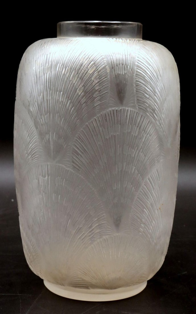 René Lalique "Coquilles" Glass Vase (1 of 4)