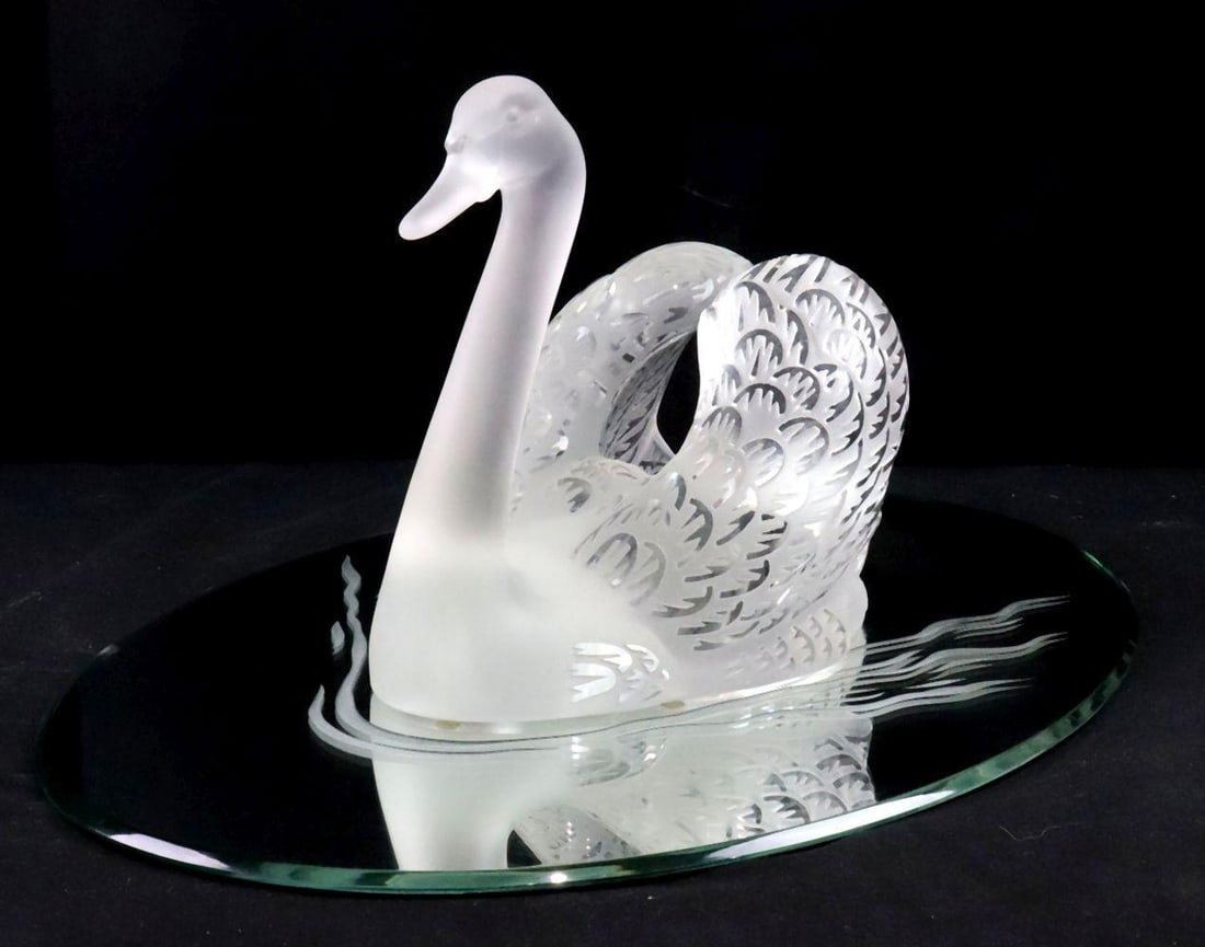 Lalique "Cygne, Head Up" Crystal Swan Sculpture (1 of 6)
