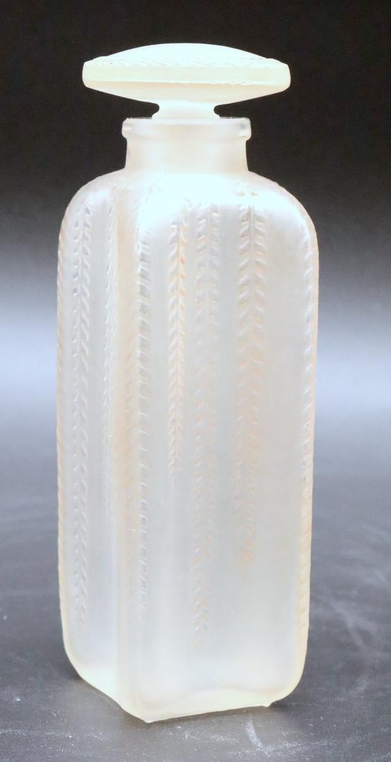 René Lalique "Triomphe" Glass Perfume Bottle (1 of 10)