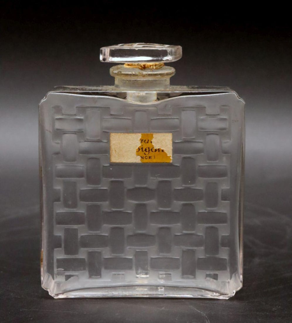 Rene Lalique "Houbigant Violette" Glass Perfume Bottle (1 of 6)