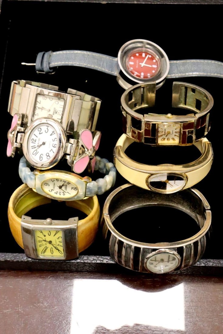 ​​​​​​​Lot of 8 Misc. Watches (1 of 3)