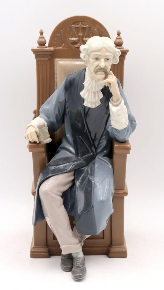 Lladro #1281 "Judge" Hand Painted Signed Porcelain Figurine (1 of 4)