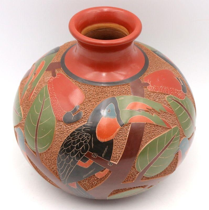 Roger Calero Nicaraguan Pottery Vase (1 of 4)