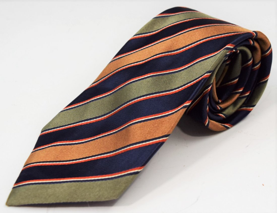 Brioni, Italian Mens Tie: BRIONI (ITALIAN) Men's tie issued by Brioni