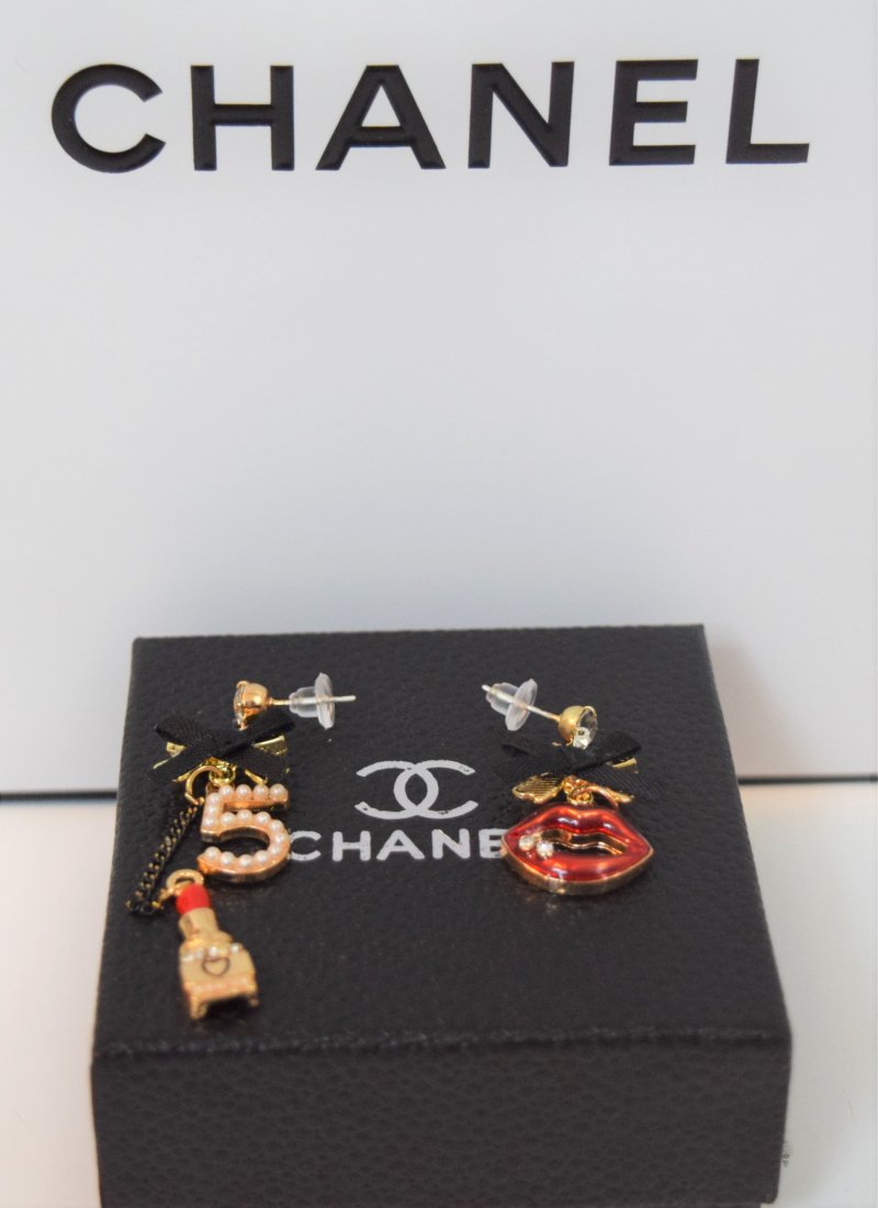 Chanel VIP Earrings (w/box and bag): CHANEL (PARIS) Earrings, VIP Chanel w/box and bag