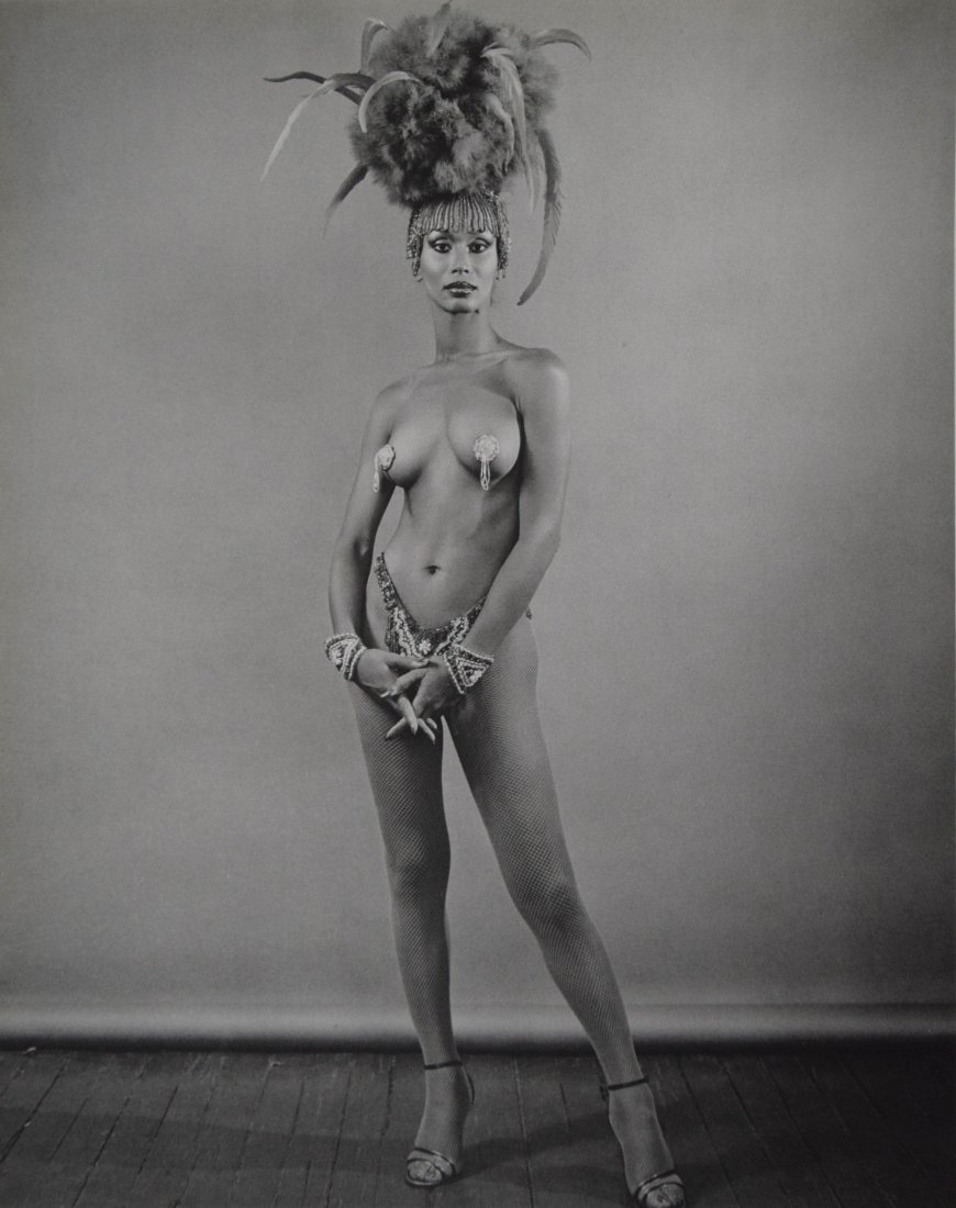 Robert Mapplethorpe - Nikki Starnes, 1980: ROBERT MAPPLETHORPE (1946-1989) Nikki Starnes, 1980 Sheet-fed gravure c. 1985 Printed in Spain 12" x 9 3/4"