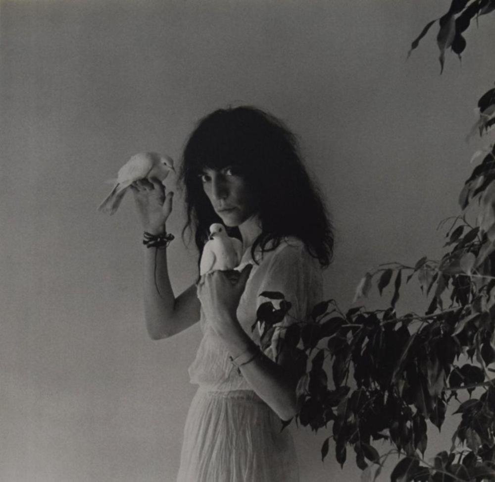 Robert Mapplethorpe - Patti Smith 1979: ROBERT MAPPLETHORPE (1946-1989) Robert Mapplethorpe - Patti Smith 1979 Sheet fed gravure c. 1988 Printed in Spain 9 3/4" x 10"