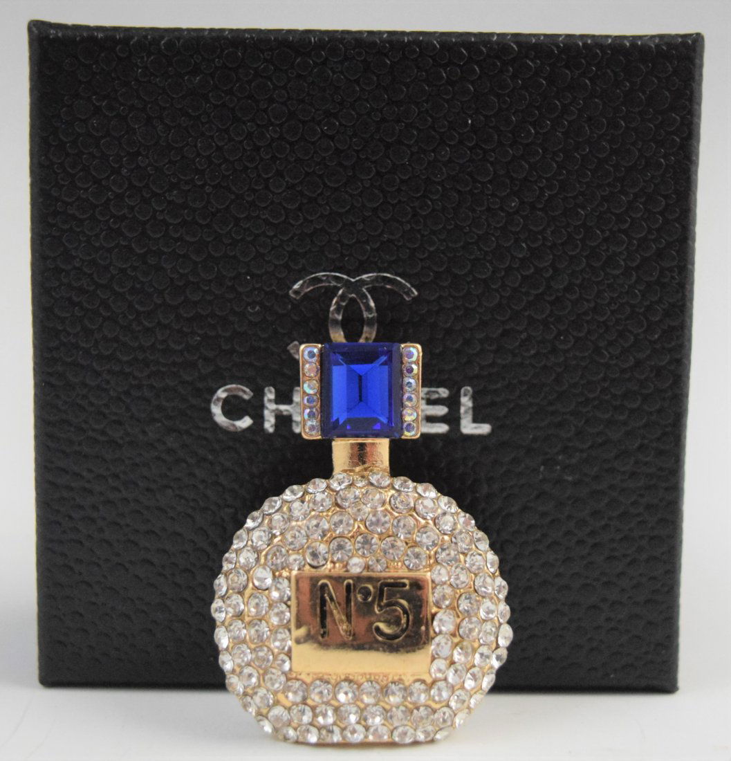 Chanel VIP Brooch (w/box) (1 of 3)