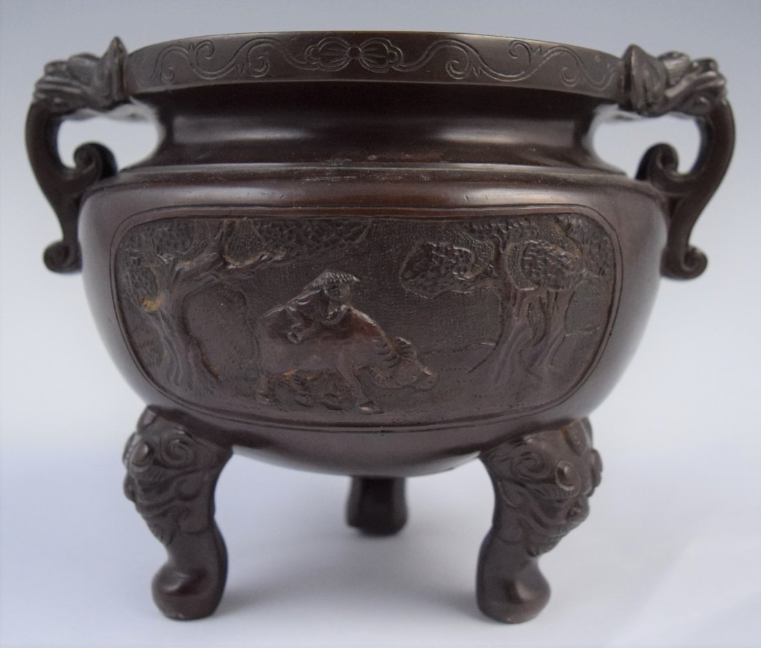 DAMAGED Chinese Bronze Vase (Property of Museum) (1 of 5)