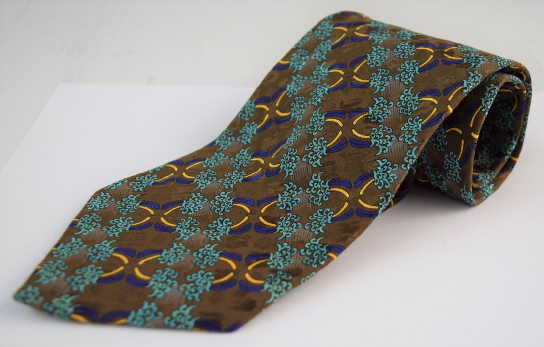 Brioni, Italian Mens Tie: BRIONI (ITALIAN) Men's tie issued by Brioni