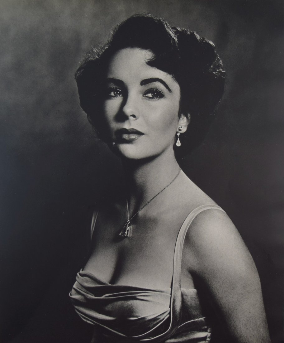 Philippe Halsman - Elizabeth Taylor: PHILIPPE HALSMAN (1906-1979) Elizabeth Taylor Sheet-fed gravure, 1970s Printed in Italy 11" x 9"