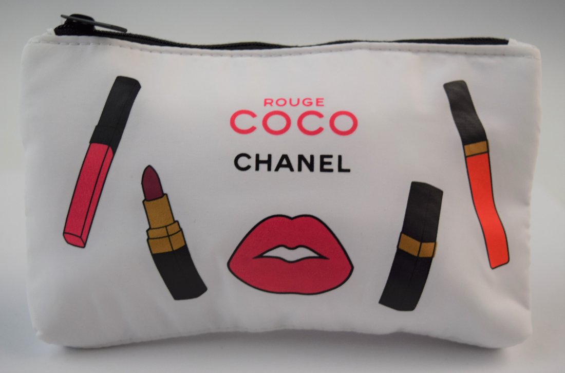 Chanel VIP Makeup Clutch (1 of 2)