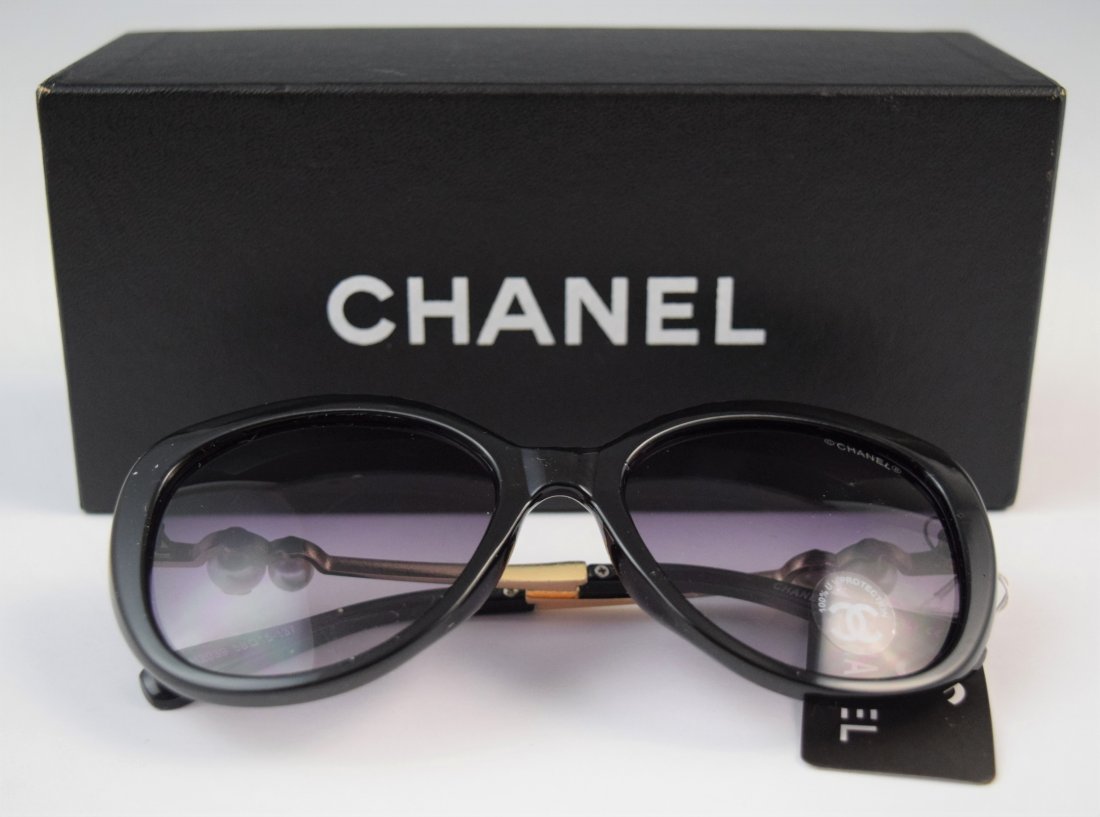 Chanel Ladies Sunglasses (w/box and tag) (1 of 4)