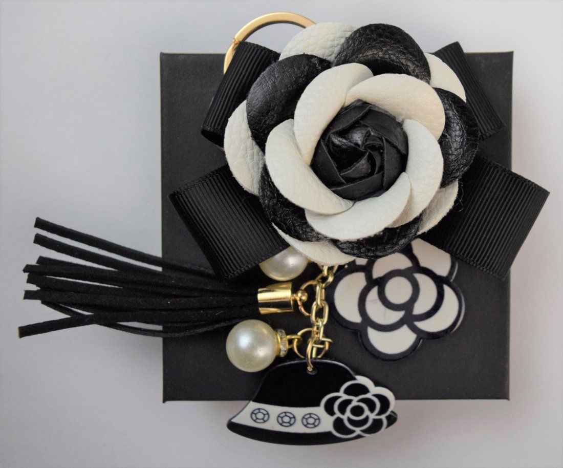 camellia flower Keychain: camellia flower Keychain