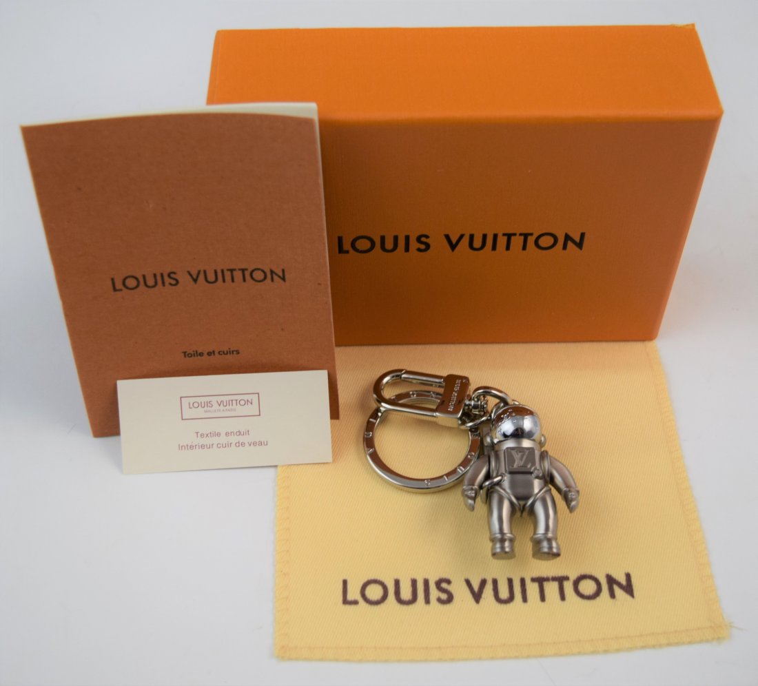 Louis vuitton shop spaceman keychain