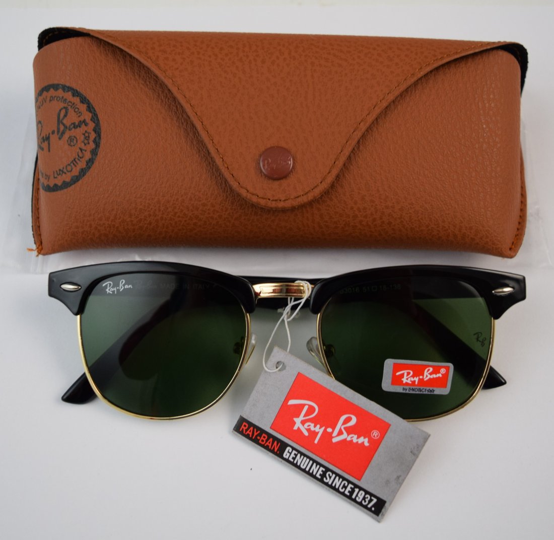 Ray-Ban Clubmaster Classic Black Sunglasses (Brand New): RAY-BAN Clubmaster classic acetate square black sunglasses with green lenses and case