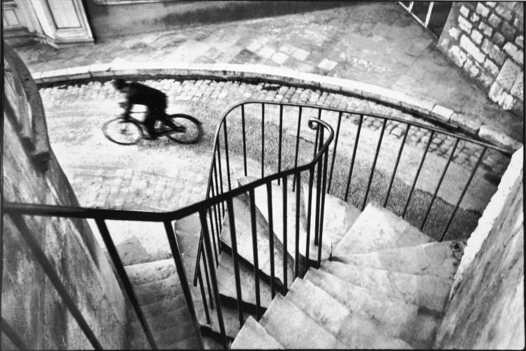 Henri Cartier-Bresson - Hyeres, France, 1932: HENRI CARTIER-BRESSON (1908-2004) Hyeres, France, 1932 Sheet-fed Gravure 13 1/2" x 9"