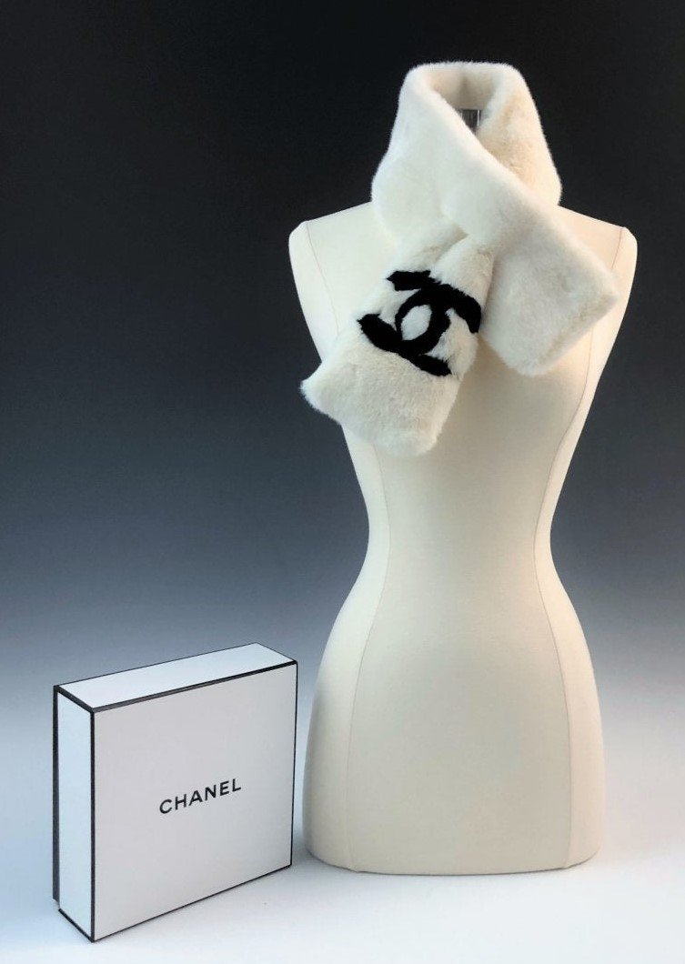 Chanel Faux Fur Neck Warmer (1 of 3)